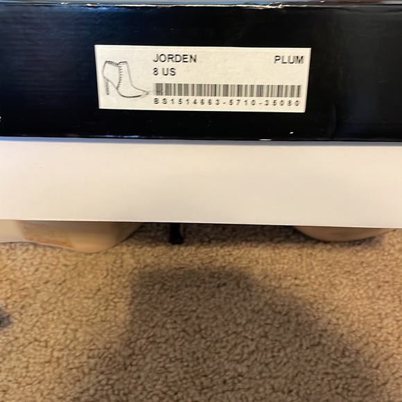 Plum booties only once once cute. By izabella rue - Picture 4 of 4